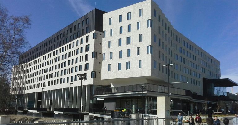 Case Study: Commercial Heat Pump – ANU Union Court Student Accommodation Case Study: Commercial Heat Pump - ANU Union Court Student Accommodation | Commercial Heat Pump Rheem Australia case study