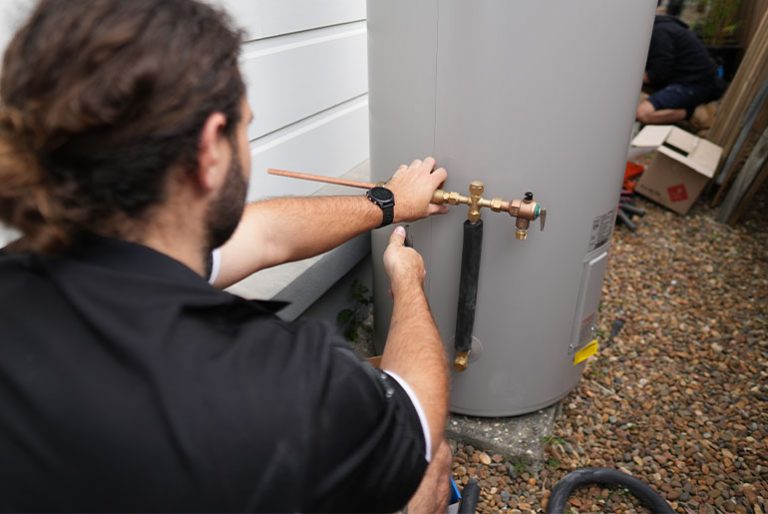 Residential Hot Water Case Study: Rheem Stainless Steel Electric to help Gold Coast family reduce their operating and maintenance costs